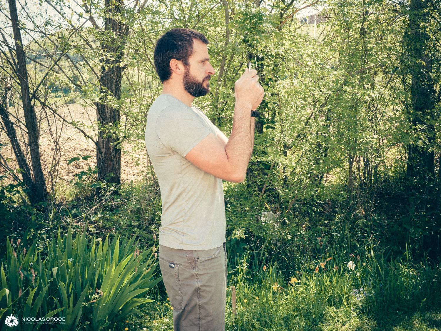 comment tenir smartphone photo