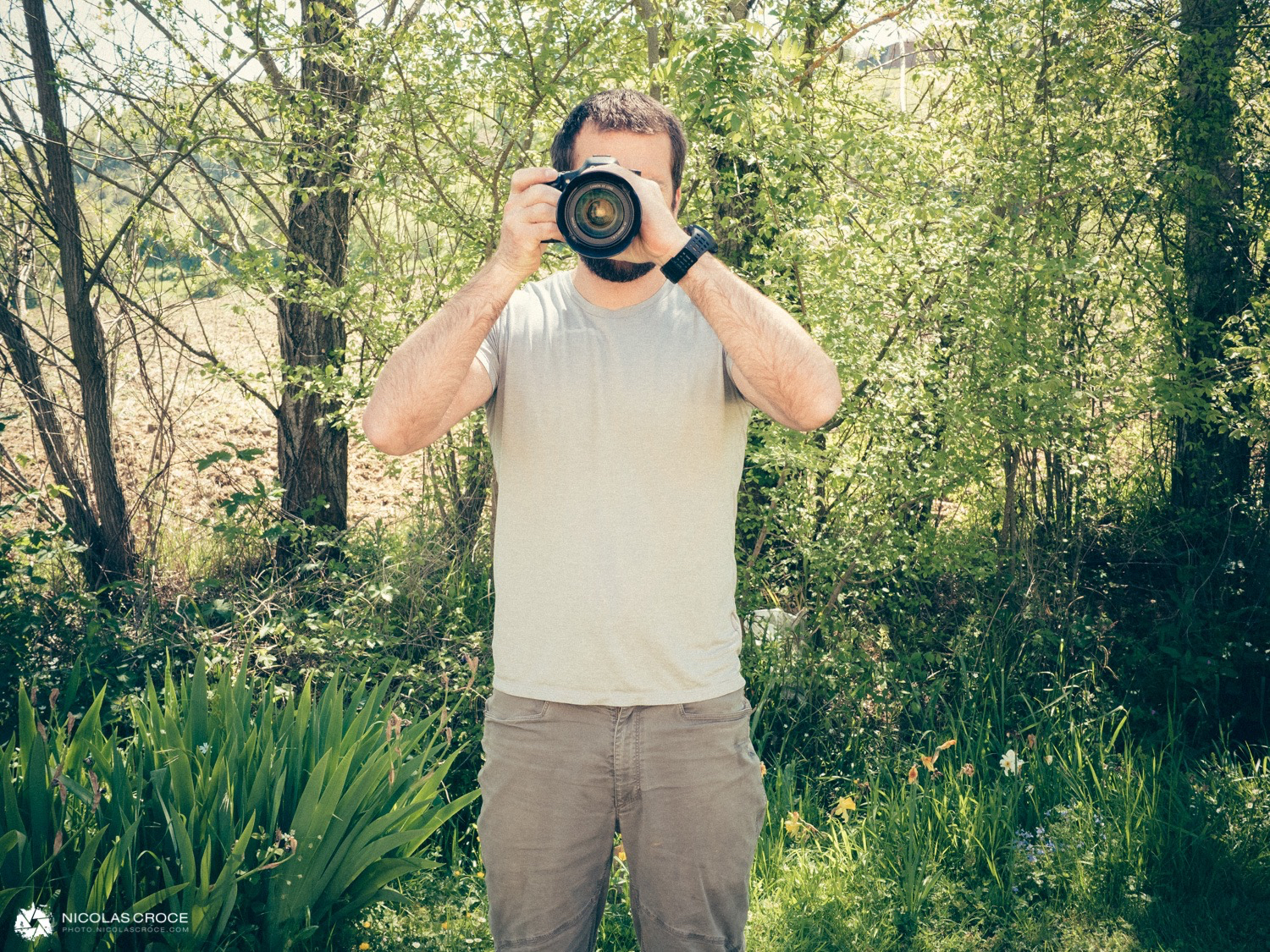 mauvais position tenir appareil photo